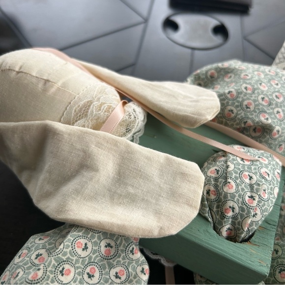 Vintage RARE HandMade Cloth floppy eared bunny, folk art, lace detail - Picture 5 of 12